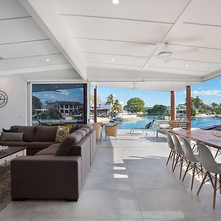 Incredible Value - Perfect For Large Families Villa Gold Coast Luaran gambar
